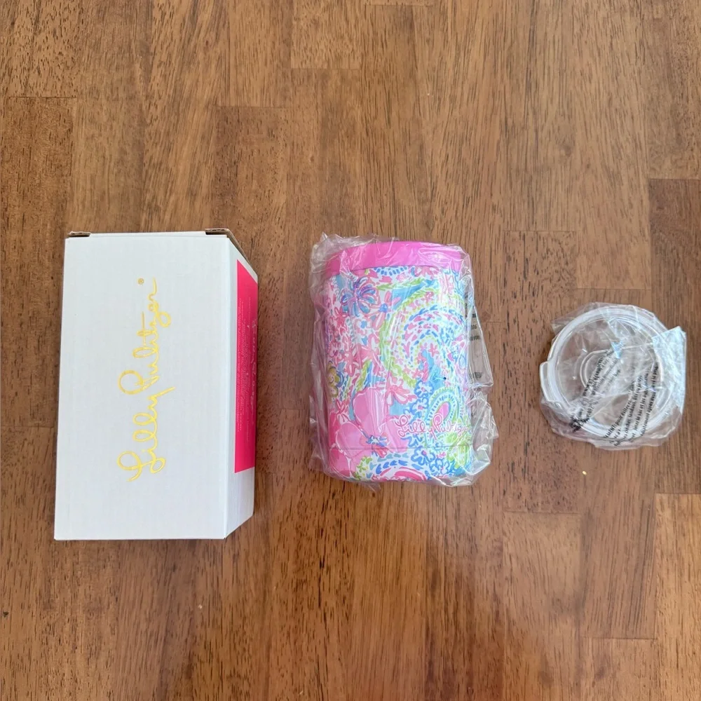 NWT Lilly Pulitzer Insulated Can Tumbler 11.8 oz Flock Full of Fun